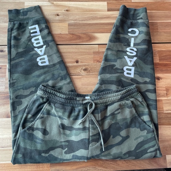 Green Camouflage Sweatpants Basic Babe - Picture 2 of 9